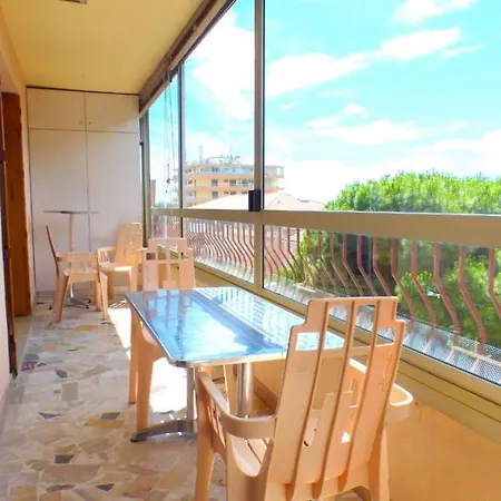 アパート Bright Of 44 M With A Balcony *