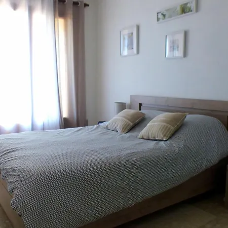 Bright Of 44 M With A Balcony Daire