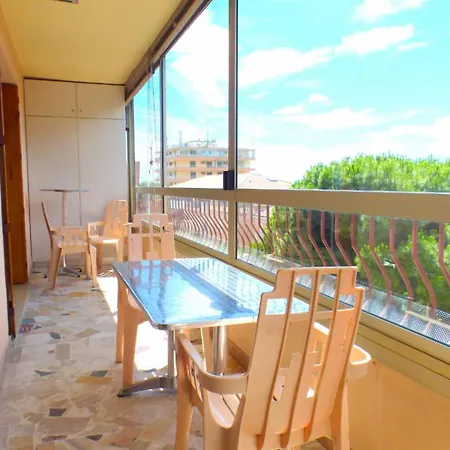 Bright Of 44 M With A Balcony Daire